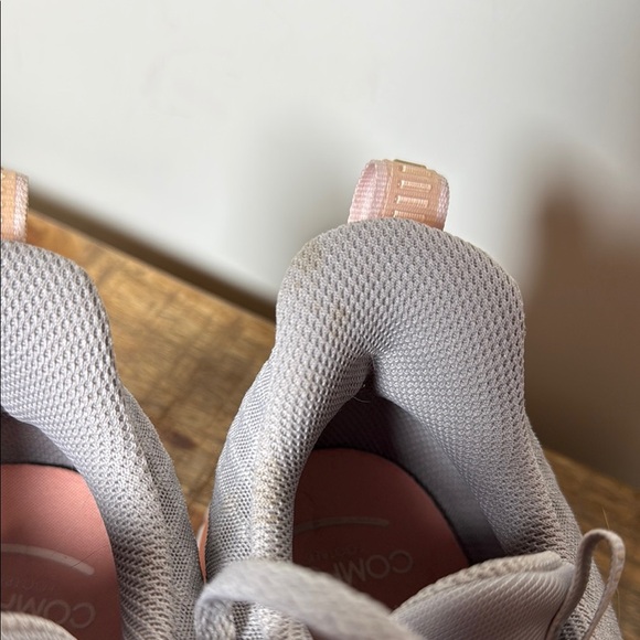 Nike Renew Gray and Pink Athletic Shoes with Breathable Mesh, Womens 12 - Picture 8 of 9